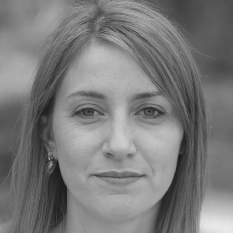 Esperanza Villareal - Consultora Financiera